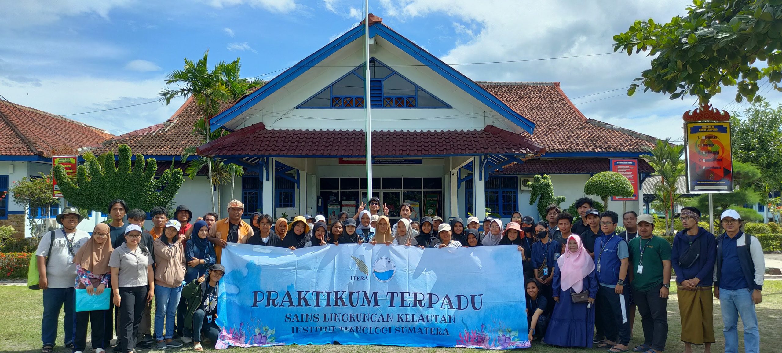 Read more about the article Mahasiswa SLL Angkatan 2021 Ikuti Praktikum Terpadu di BBPBL, Lampung